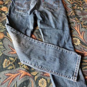 Size 14m mid rise Levi jeans GUC